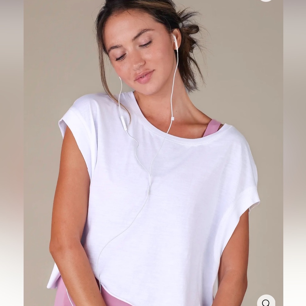 New Natural Life White Open-Back Layered gym crop top - Picture 2 of 4